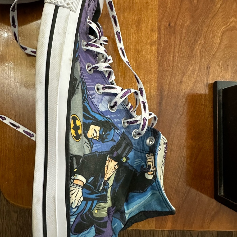 Batman Converse- the Penguin